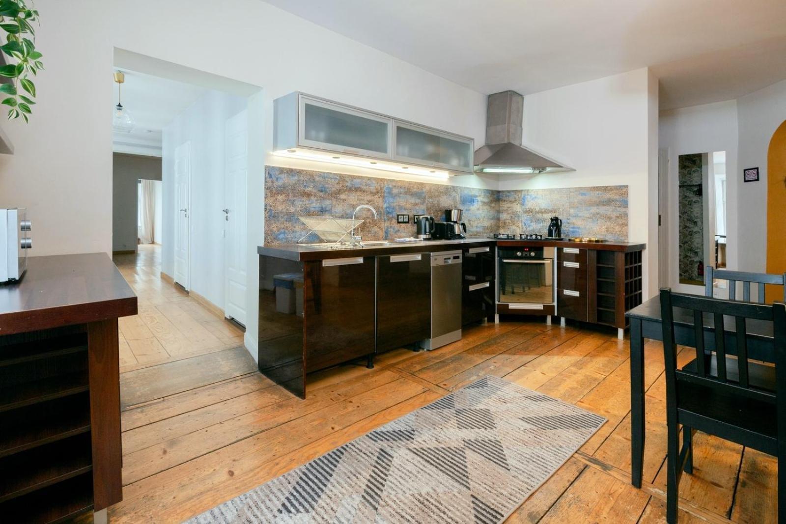 Prime Location Apartament *